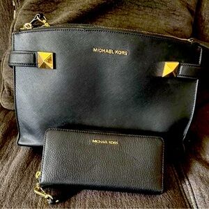 Black Michael Kors Purse and Wallett
